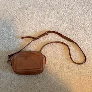 Madewell The Transport Camera Bag in English Saddle leather